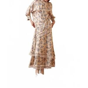 NEW CELIA B vibrancy button front top in beige